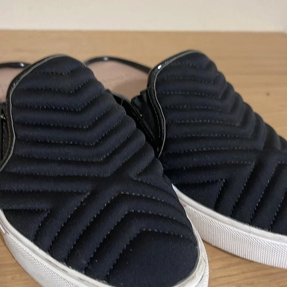 Donald J Pliner Women's Pauly-d Quilted Slippers size 6.5 - Picture 14 of 16